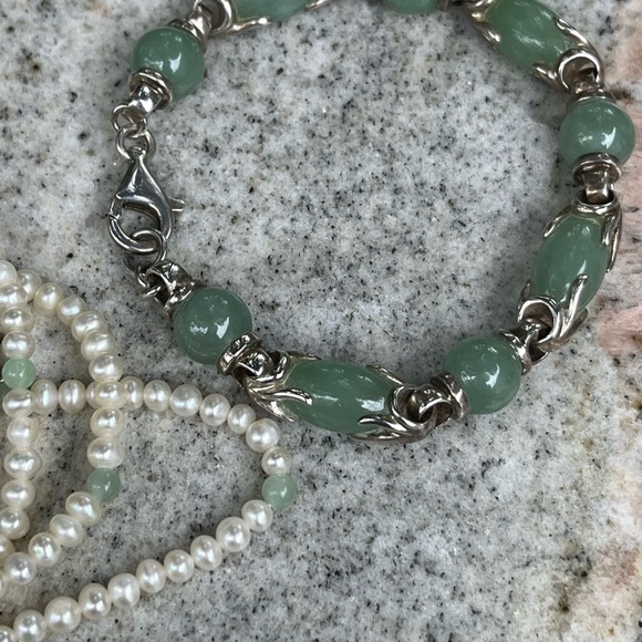 Genuine Green Jade Sterling Silver Flower Necklace bracelet and earring set - Picture 5 of 10